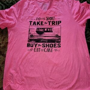 Graphic Tee Size 2XL Hot Pink